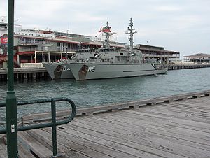 HMAS Gascoyne (M 85) at Station Pier.JPG