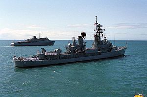 HMAS Jervis Bay (rear) with HMAS Perth in 1992